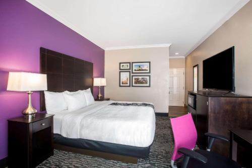 La Quinta By Wyndham Columbus Tx Hotel Room photo